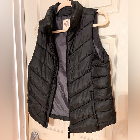 Kohl's Jackets & Blazers - Kohl's Black Puffer Vest